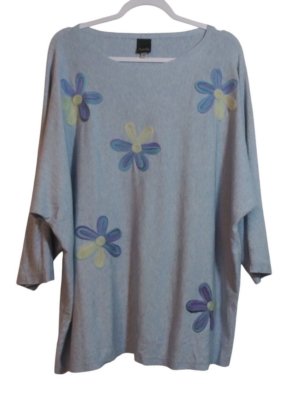 Aaeda Light Blue Floral Spun Appliqué Women’s Knit Top Size 3X